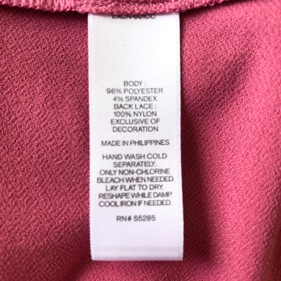 Express Tie Neck Sleeveless Blouse - Picture 12 of 13